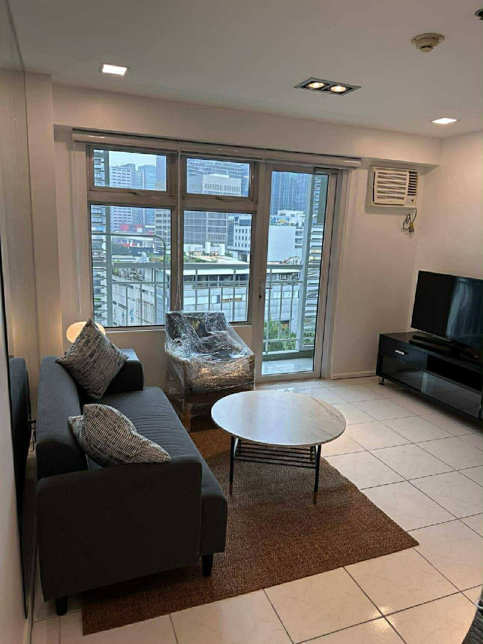 Unit 9, Two Serendra Almond Tower, BGC, Taguig City