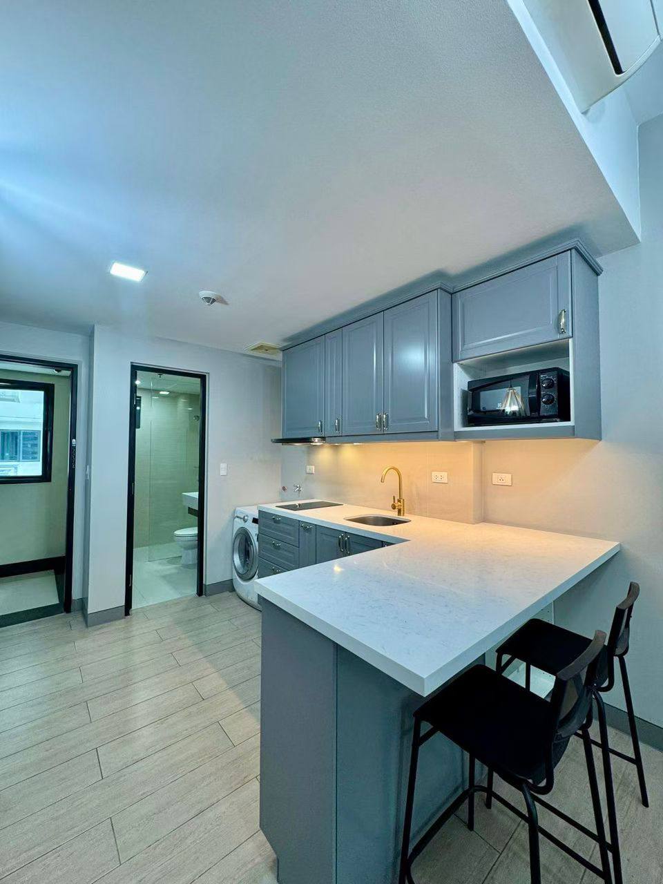 Unit 23, Paseo Heights, Salcedo Village, Makati City
