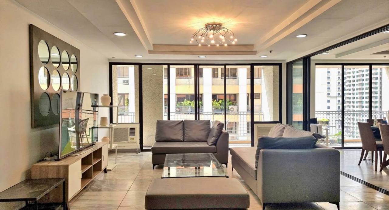 Skyland Plaza Condominium, Makati City