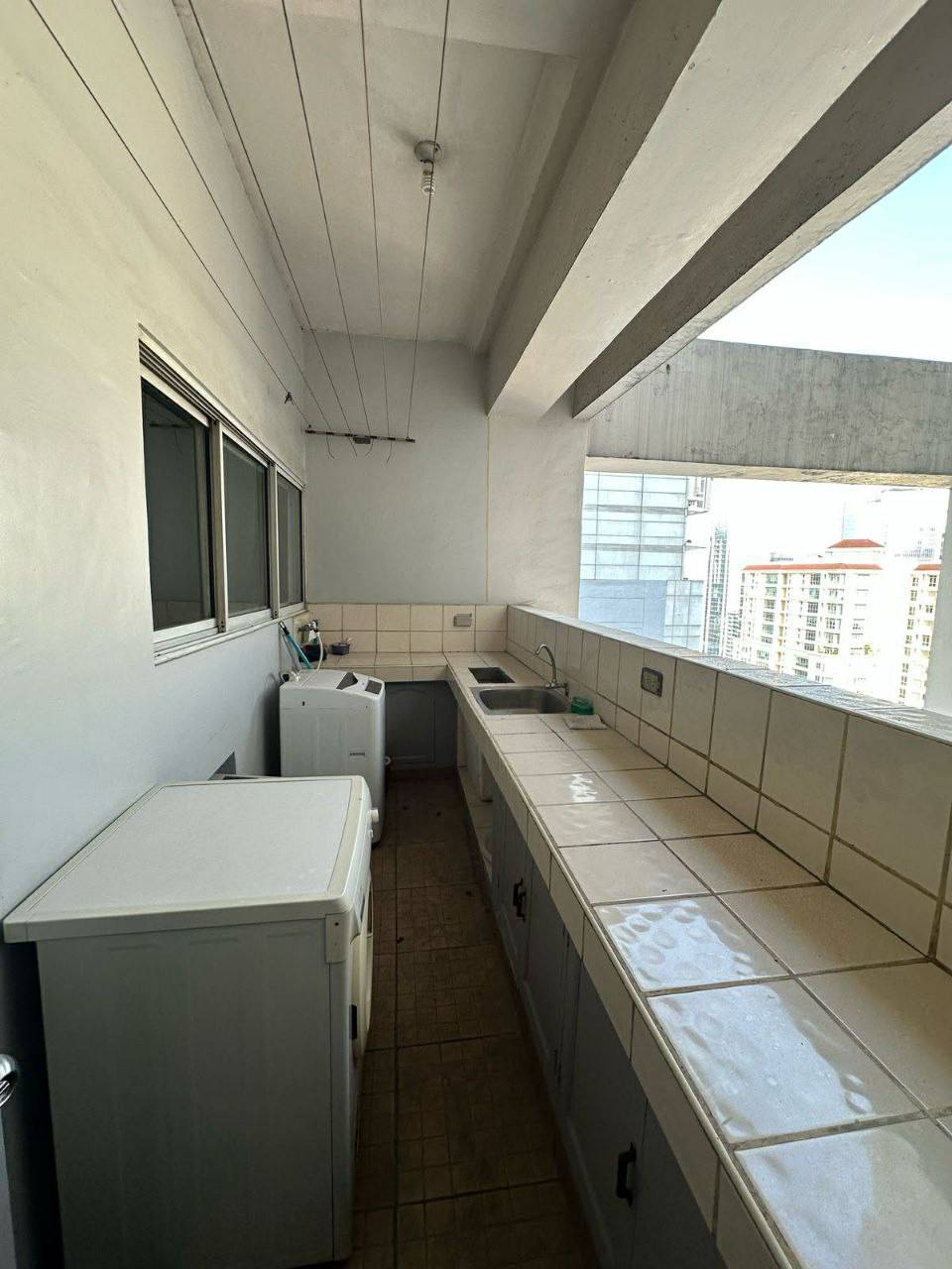 Elizabeth Place, Salcedo Village, Makati City
