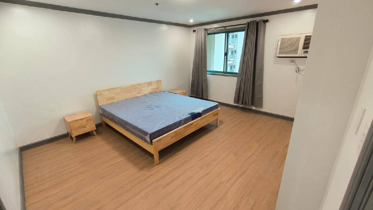Unit 2010, Alpha Salcedo, Salcedo Village, Makati City