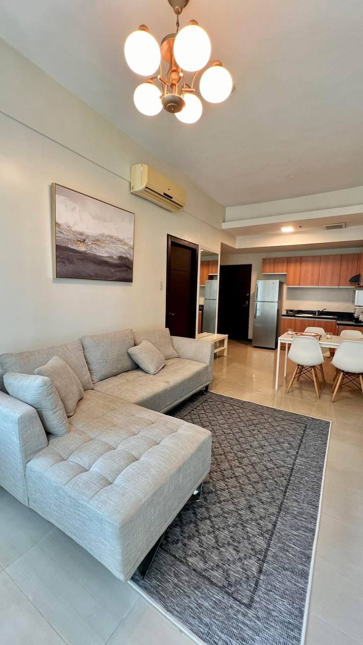 Unit 14, Grand Hamptons Tower Two, BGC, Taguig City
