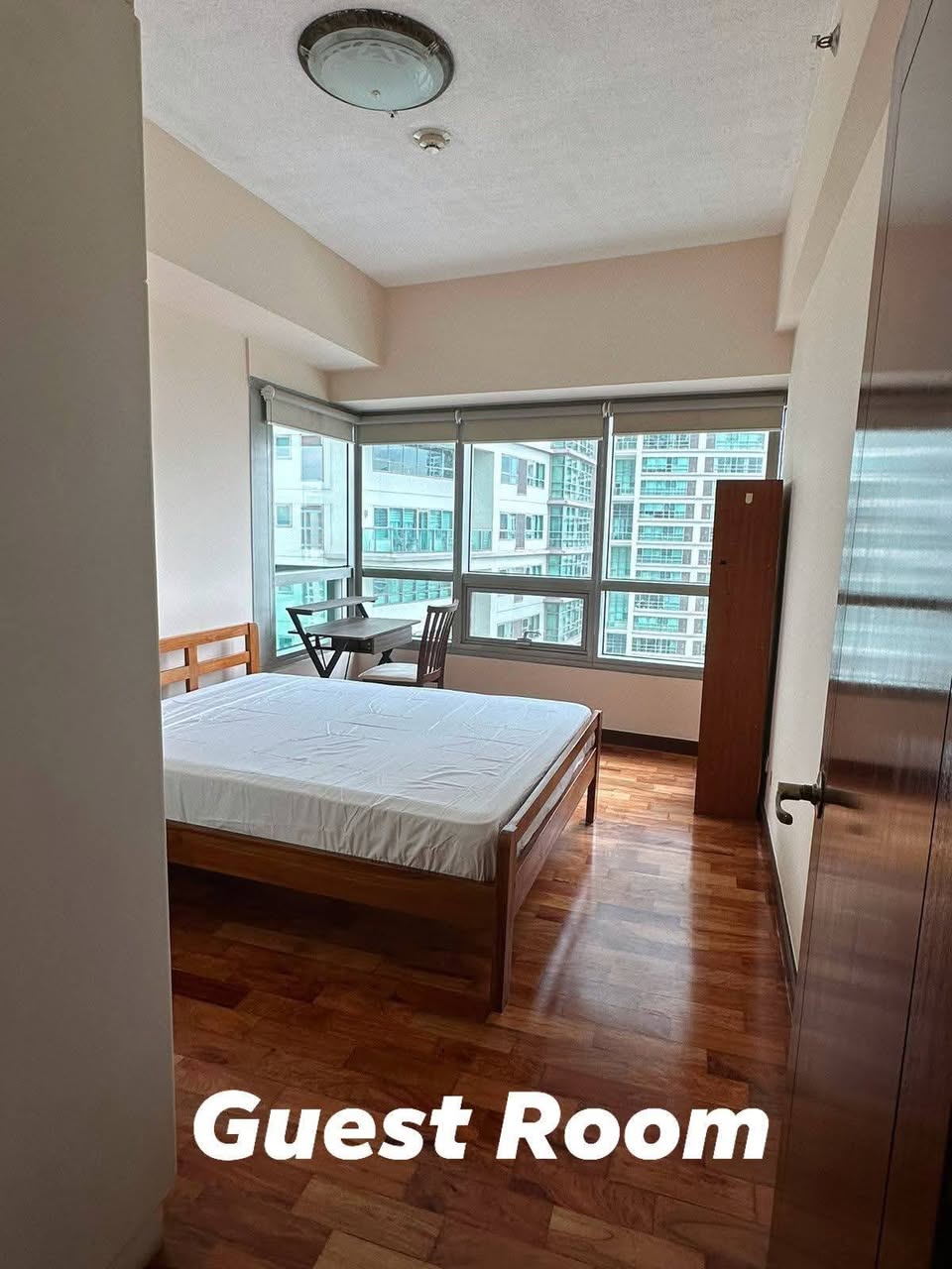 The Residences at Greenbelt Laguna Tower, Legazpi Village, Makati City