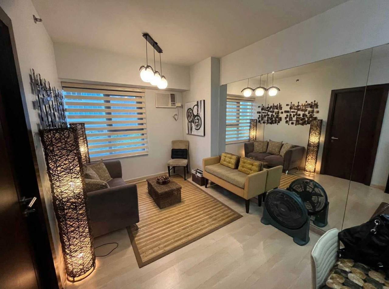 Unit 4, The Fort Residences, BGC, Taguig City