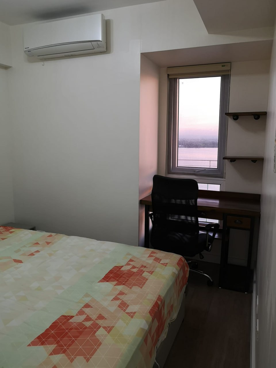 Unit 12, Oak Harbor, Parañaque City