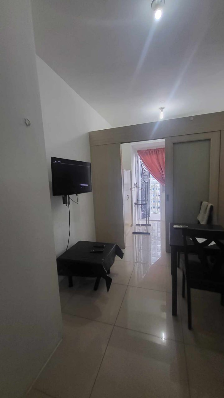 Unit 20, Jazz Residences Tower B, Makati City
