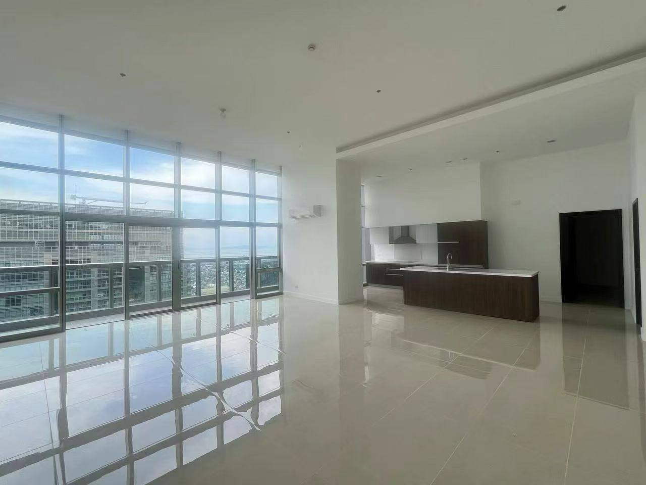 West Gallery Place Villa, High Street BGC, Taguig City
