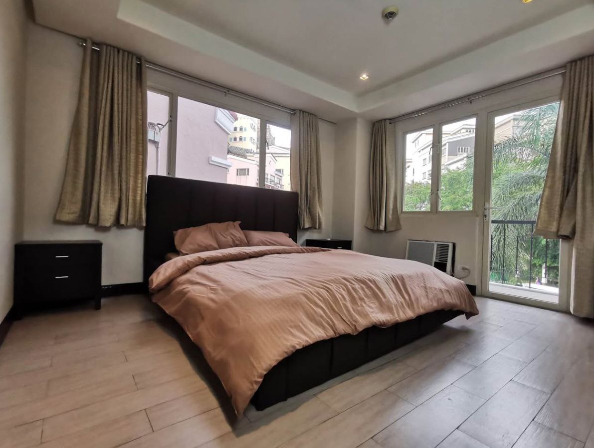 Unit 2, Tuscany Private Estate Tower Three, BGC, Taguig City