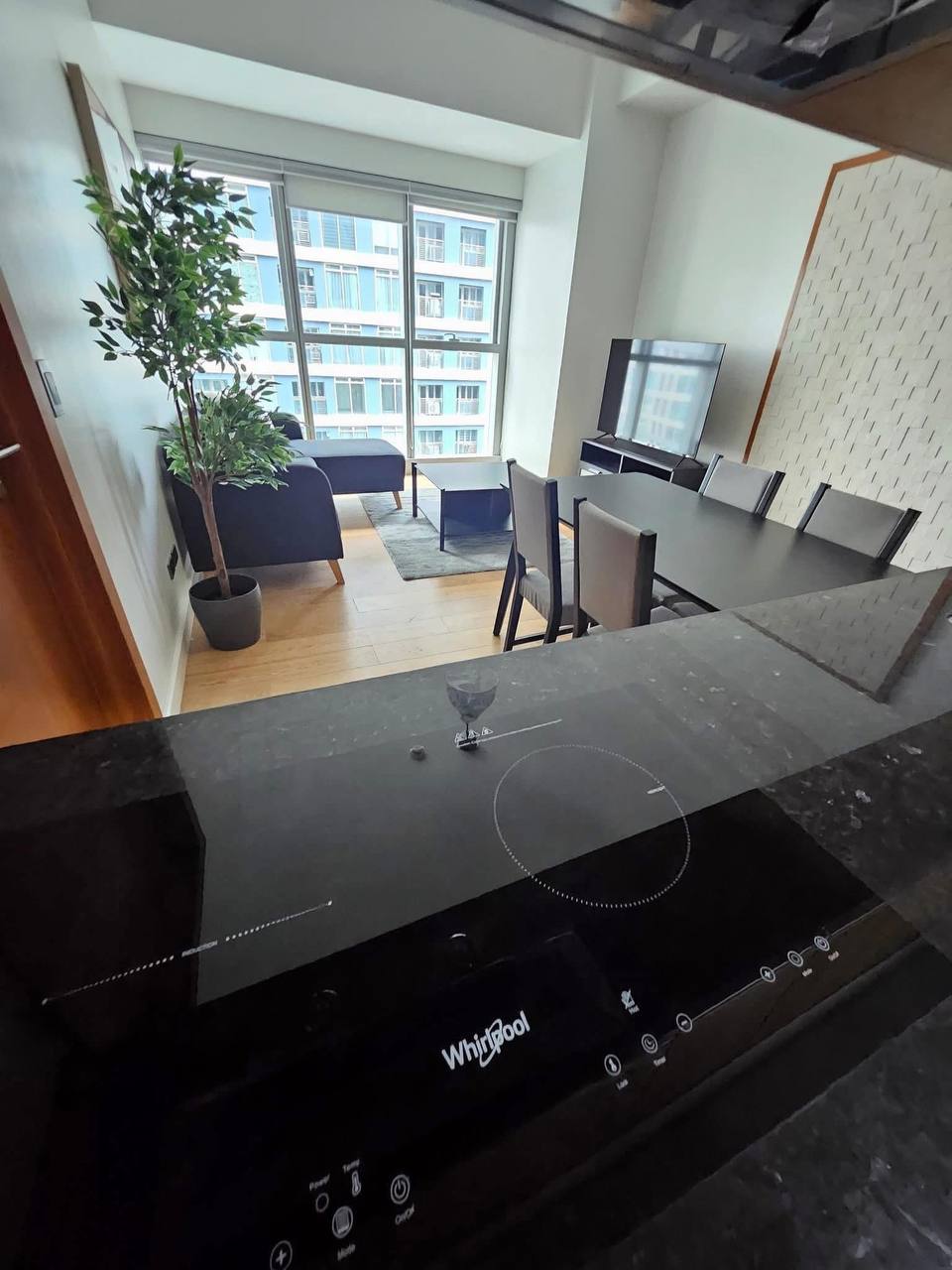 Unit 25, The Seasons Residences Haru Tower, BGC, Taguig City