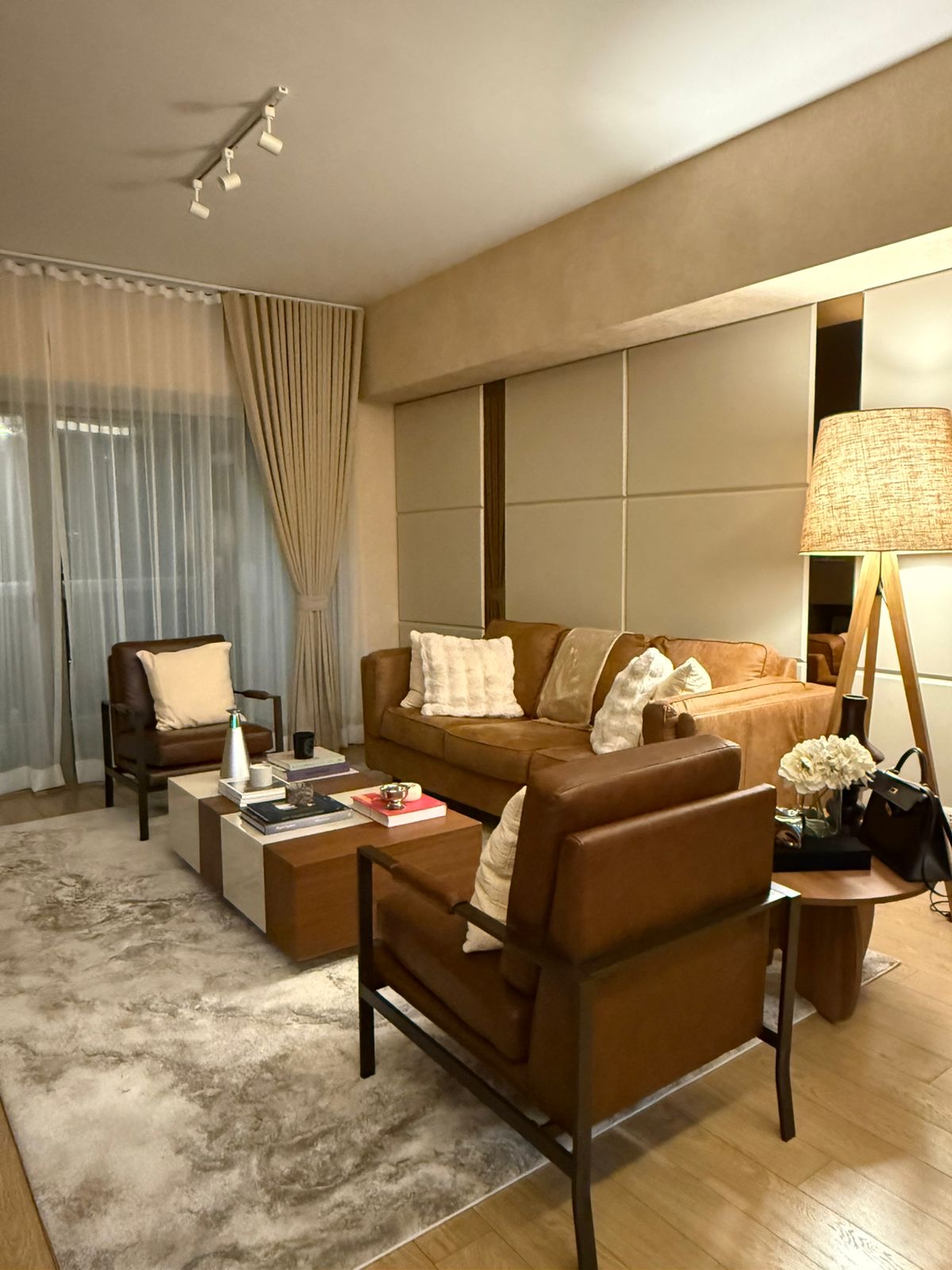 Unit 16E, One Shangri-la Place South Tower, Ortigas Center, Mandaluyong City