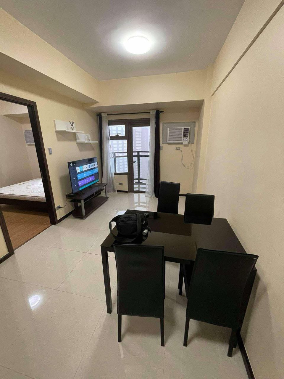 Unit 17, The Radiance Manila Bay, Pasay City