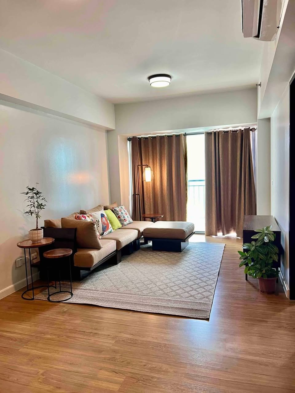 Unit 2510, Solstice Tower One, Circuit, Makati City