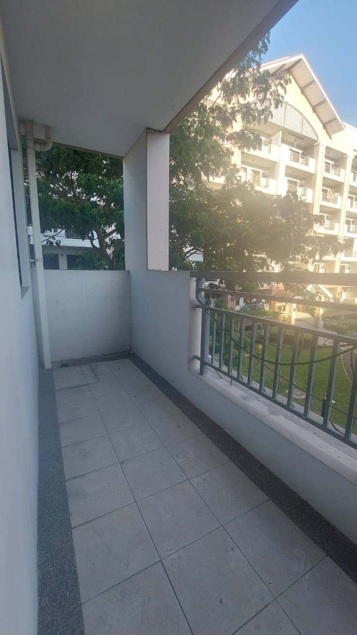 Unit 4, Royal Palm Residences Tower One, Taguig City