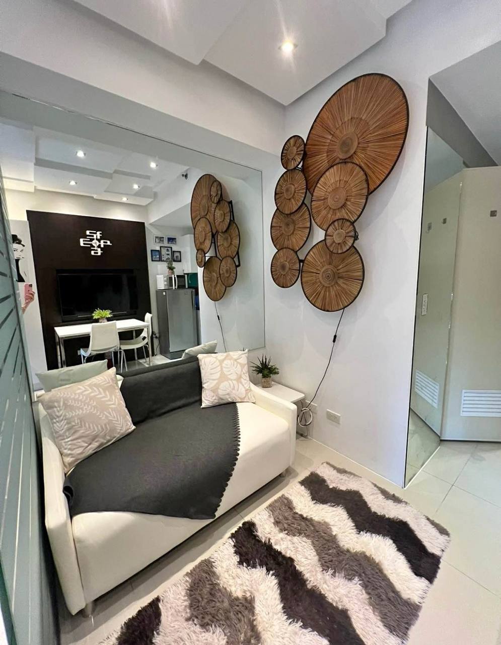 Unit 8, Jazz Residences Tower A, Makati City