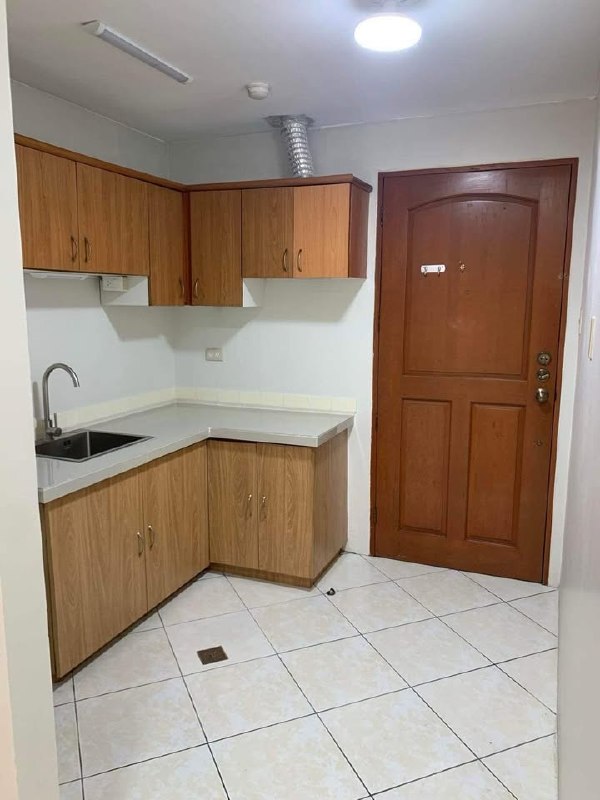 Unit 17, Paseo Parkview Suites Tower Two, Salcedo Village, Makati City