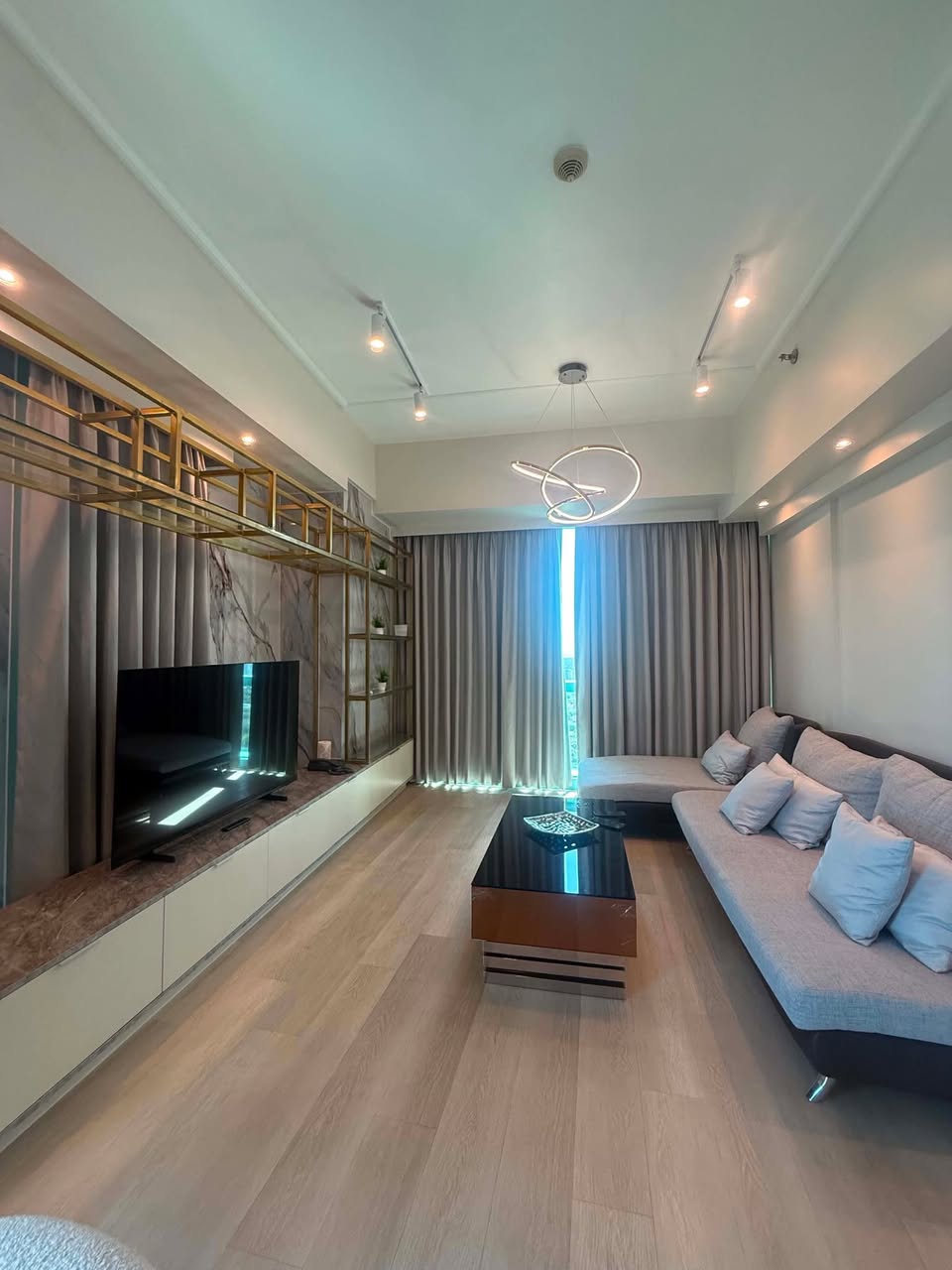 Unit 43, Eight Forbestown Road, BGC, Taguig City