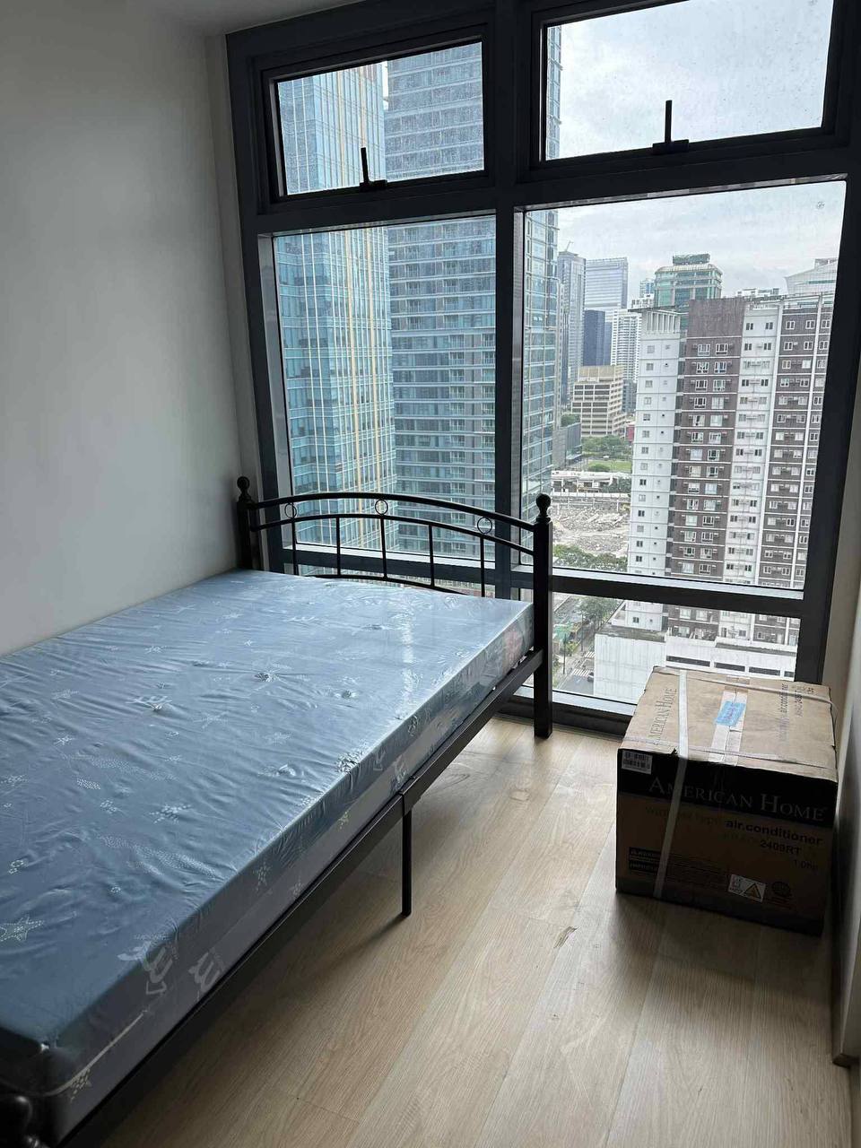 Unit 24, Park West, Uptown BGC, Taguig City