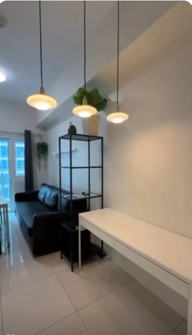 Unit 23, Madison Park West, Uptown BGC, Taguig City
