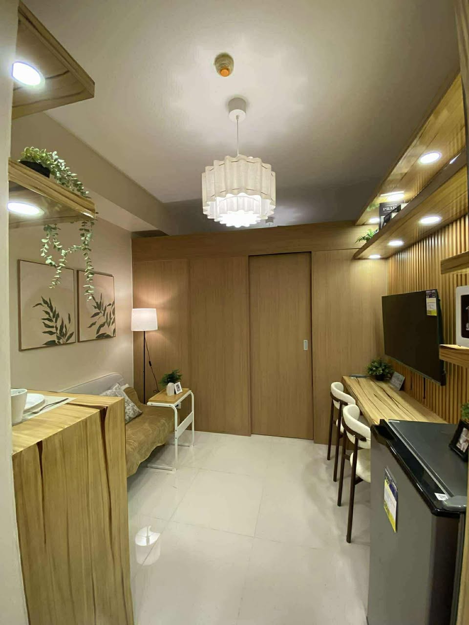 Unit 23, Red Residences, Legazpi Village, Makati City