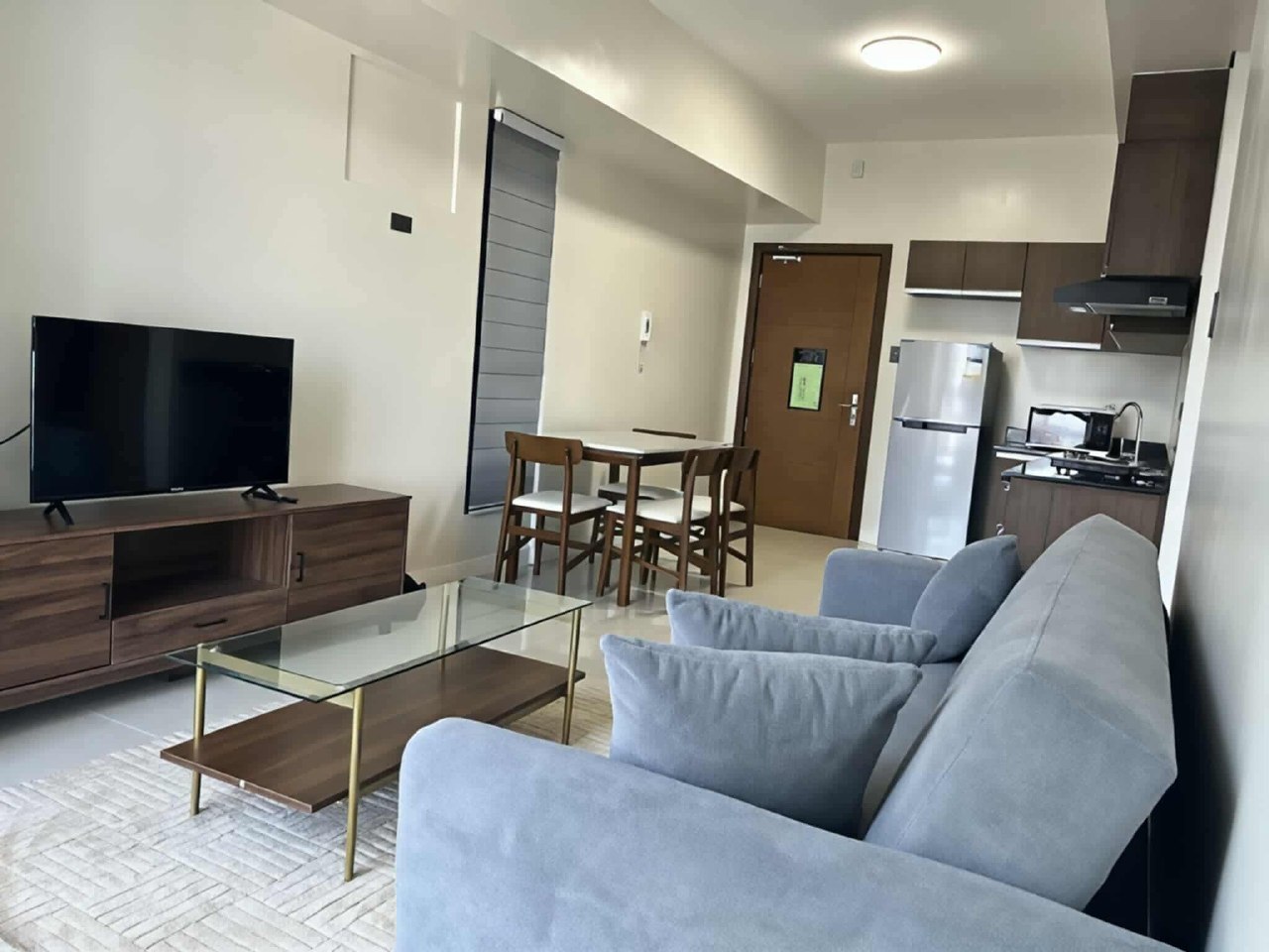 Unit 27, Sapphire Bloc East Tower, BGC, Taguig City