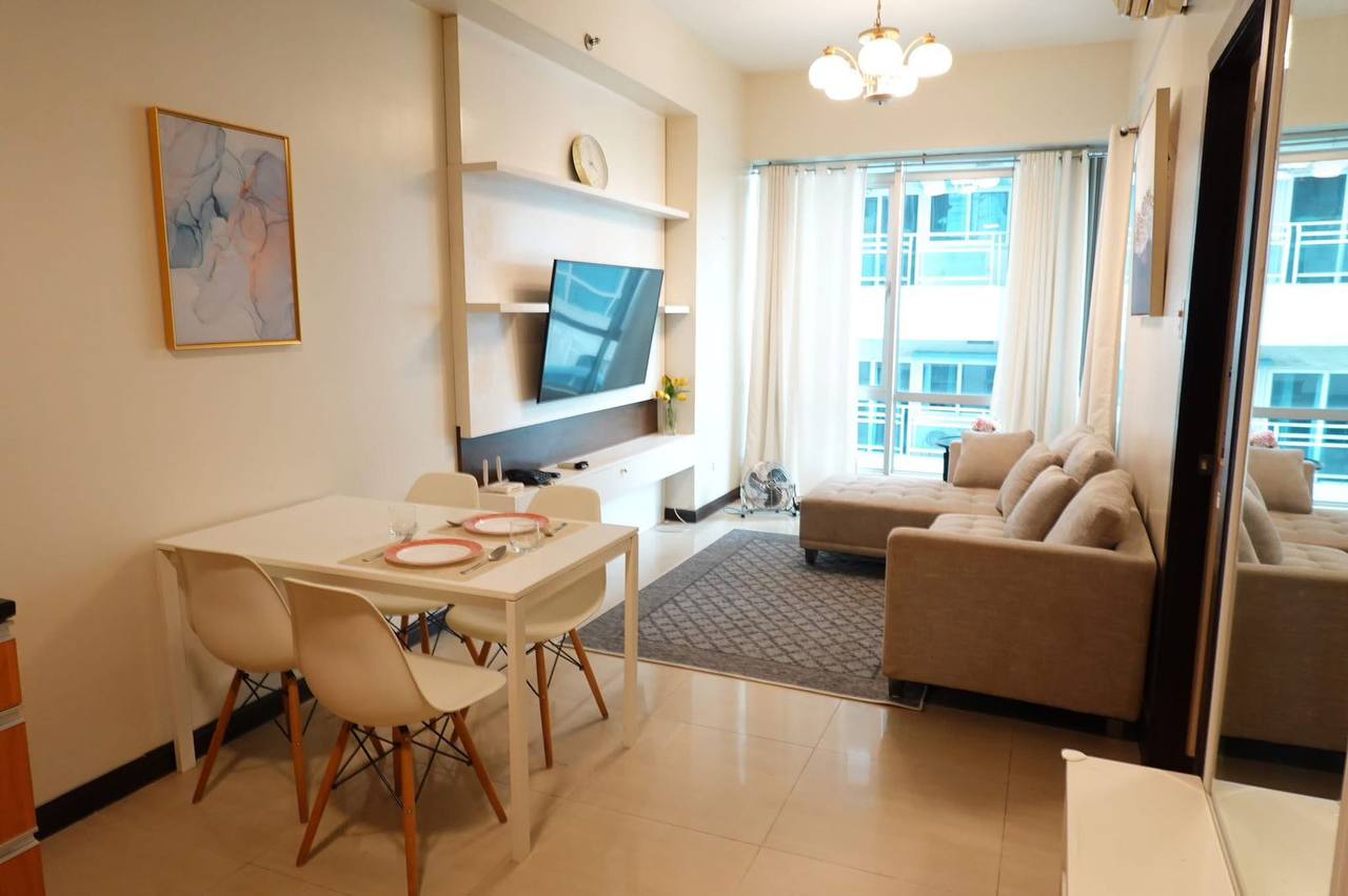 Unit 14, Grand Hamptons Tower Two, Taguig City