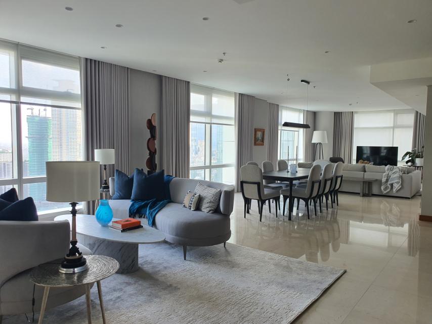Unit 41A, Two Roxas Triangle, Salcedo Village, Makati City
