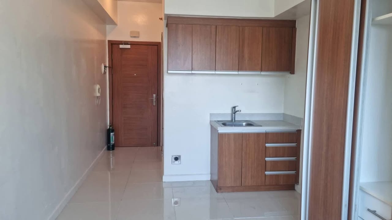 Unit 23, Eton Tower, Legazpi Village, Makati City