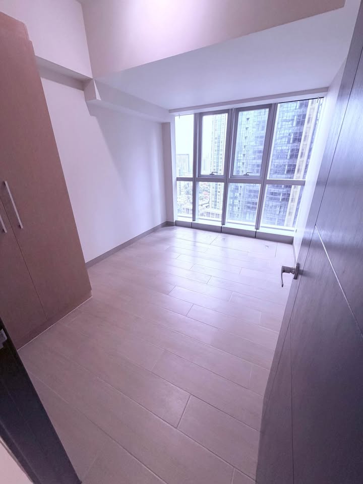 Unit O, Uptown Parksuites Tower One, Uptown BGC, Taguig City