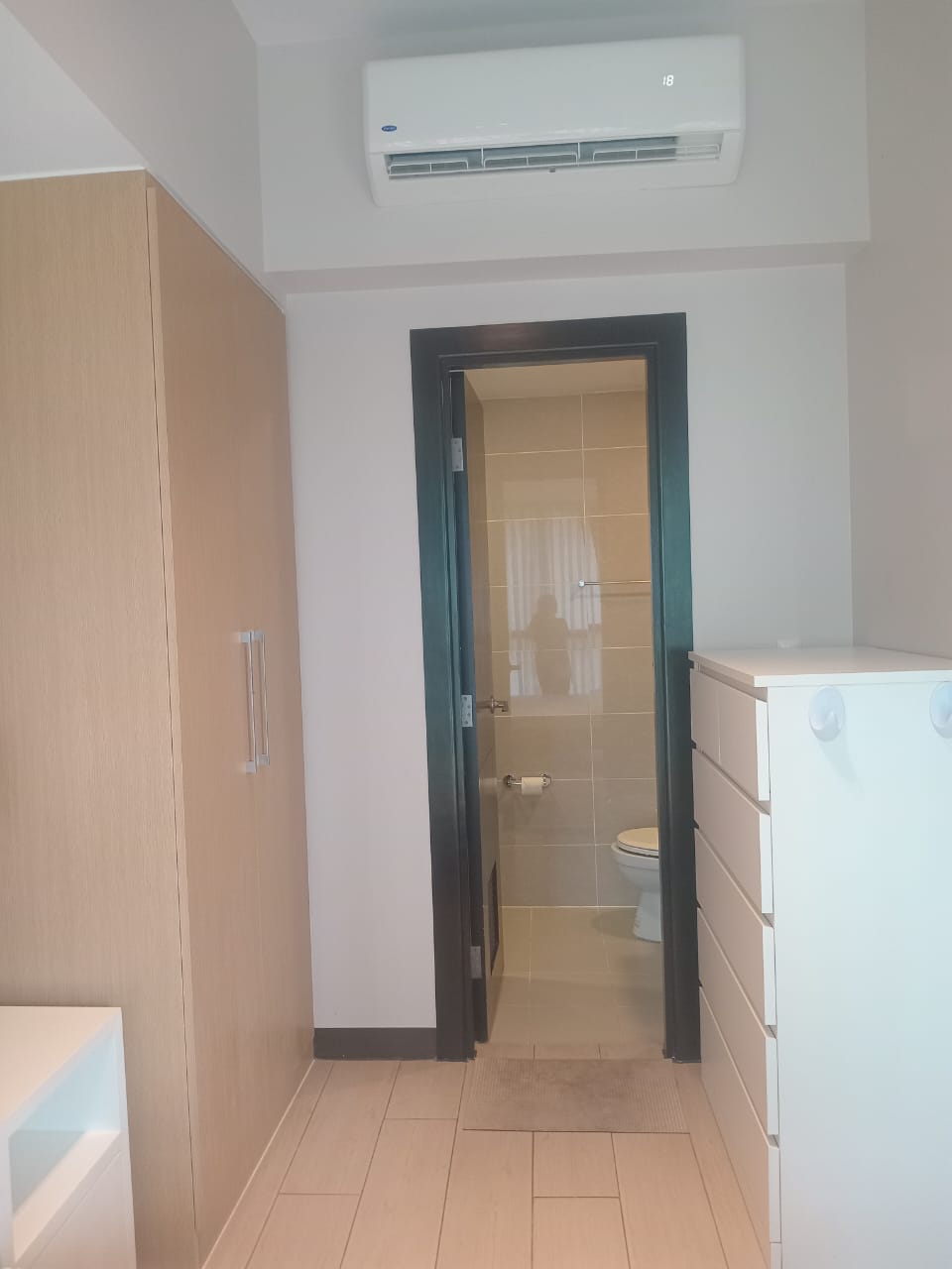 Unit 27L, Uptown Parksuites Tower One, Uptown BGC, Taguig City