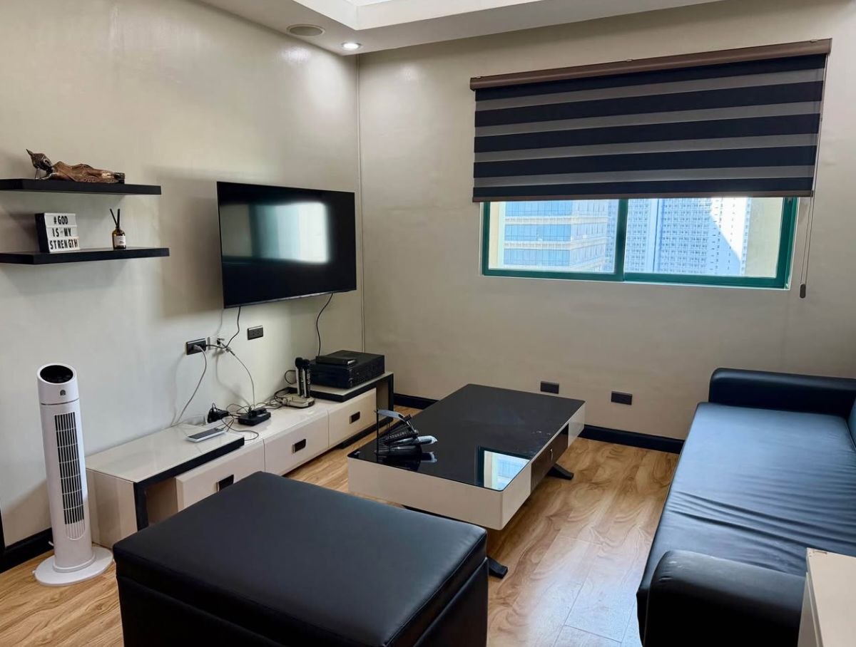Unit 20, Alpha Salcedo Tower One, Salcedo Village, Makati City