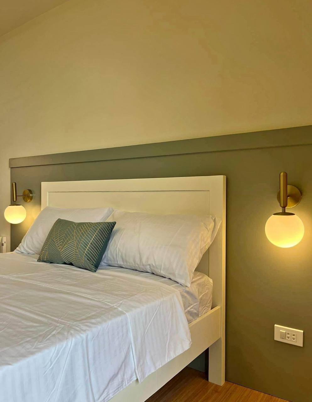 Unit 12F, Grand Soho, Salcedo Village, Makati City