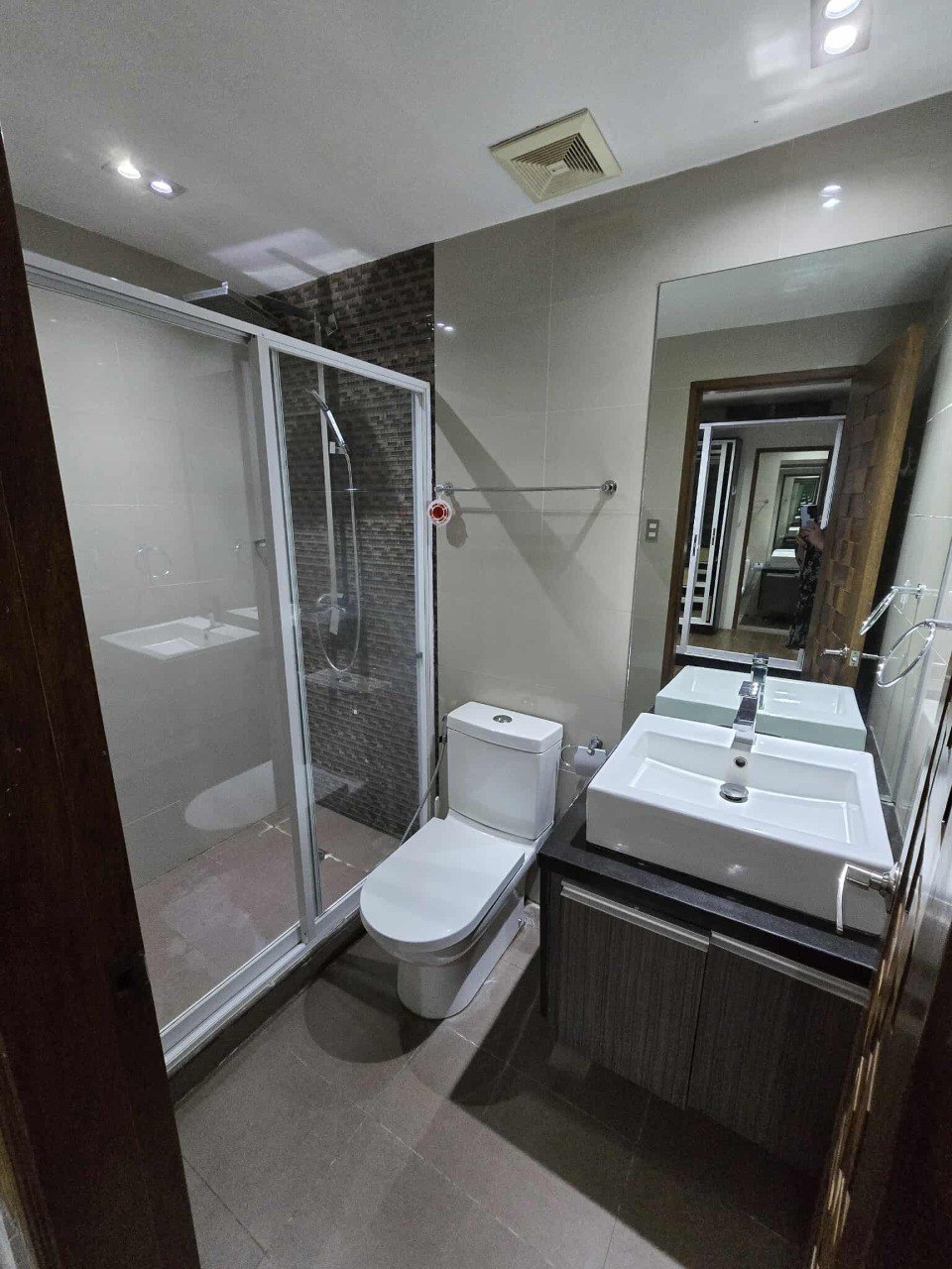 Unit 5F, Fort Palm Springs Condominium, BGC, Taguig City