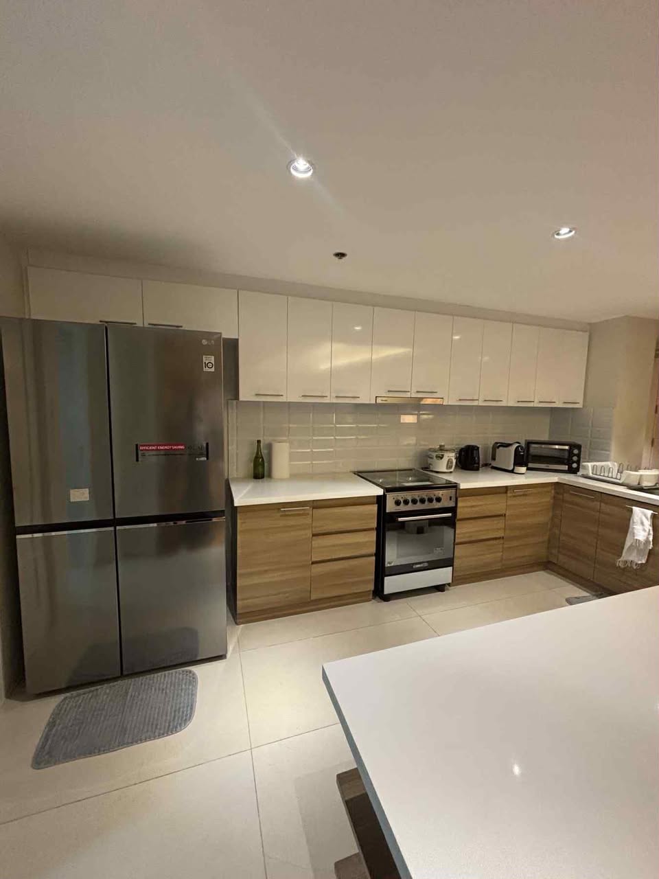 Unit 27, Palm Village Three, Makati City