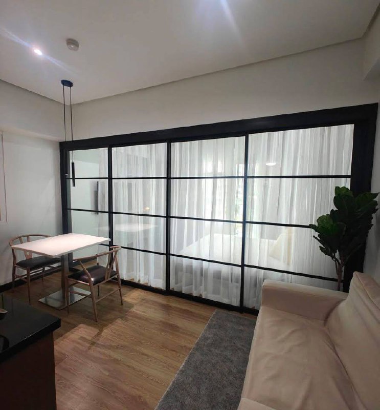 Unit 5, Two Serendra Aston Tower, BGC, Taguig City
