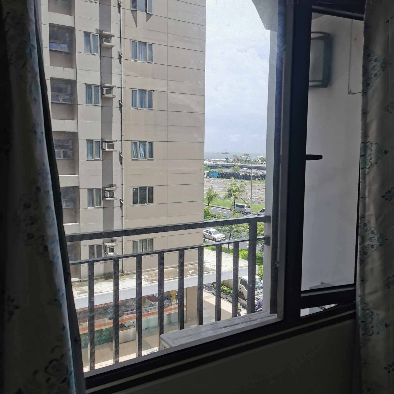 Unit 4, Shore Two Residences Tower One, Pasay City