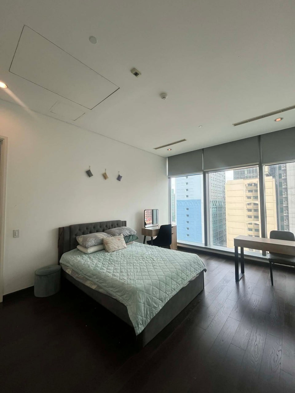 Unit 19, Trump Tower, Century, Makati City