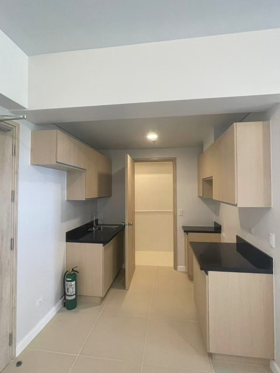 Unit 1610, The Viento Tower Two, Las Piñas City