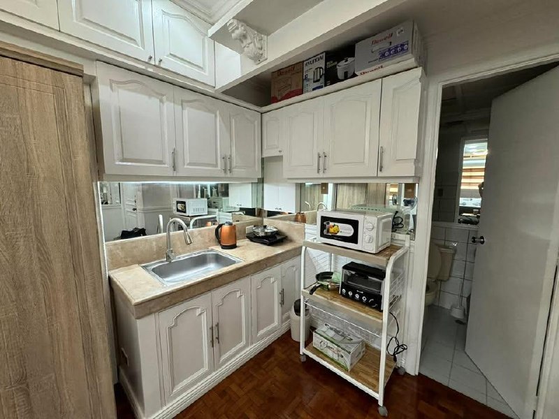Unit 19, Perla Mansion, Legazpi Village, Makati City