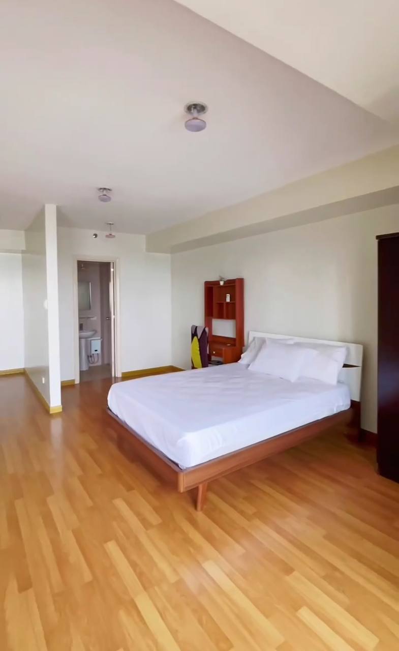 Unit 36, Grand Soho, Salcedo Village, Makati City