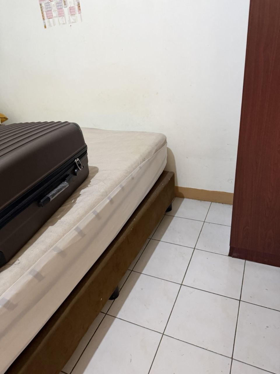 Unit 2812, Makati Executive Tower Four, Century, Makati City