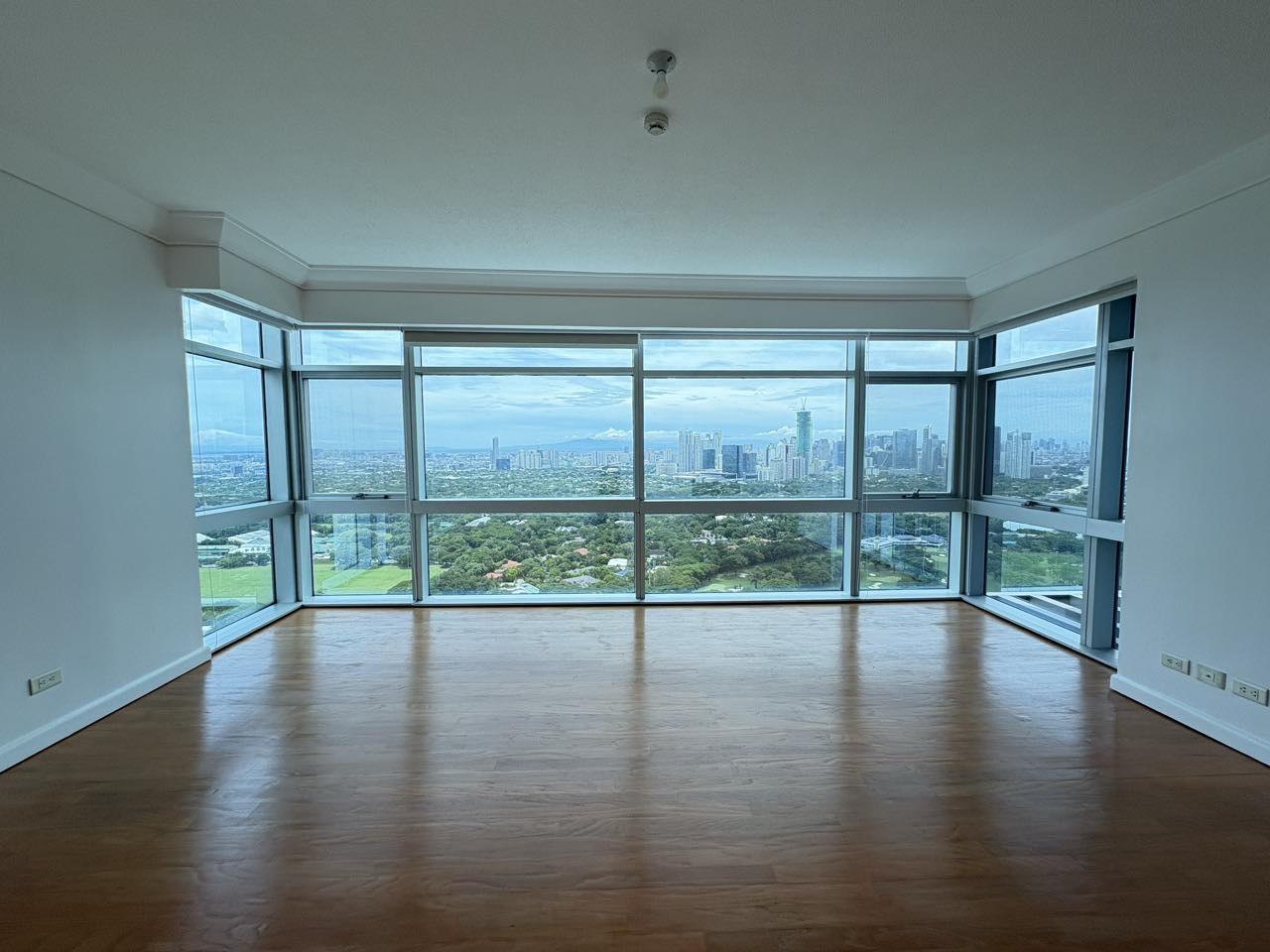 Unit 43, Pacific Plaza Towers South Tower, BGC, Taguig City