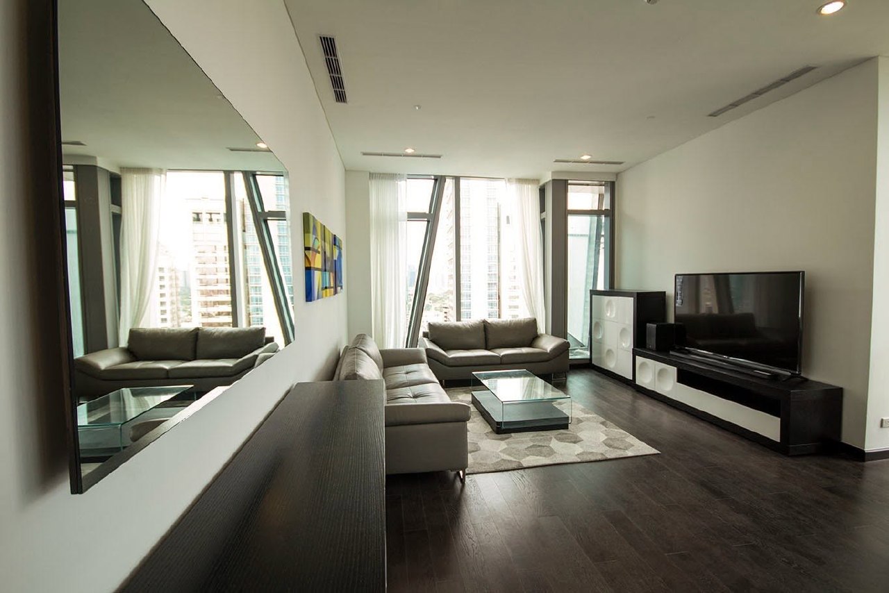 Unit 17, Trump Tower, Century, Makati City