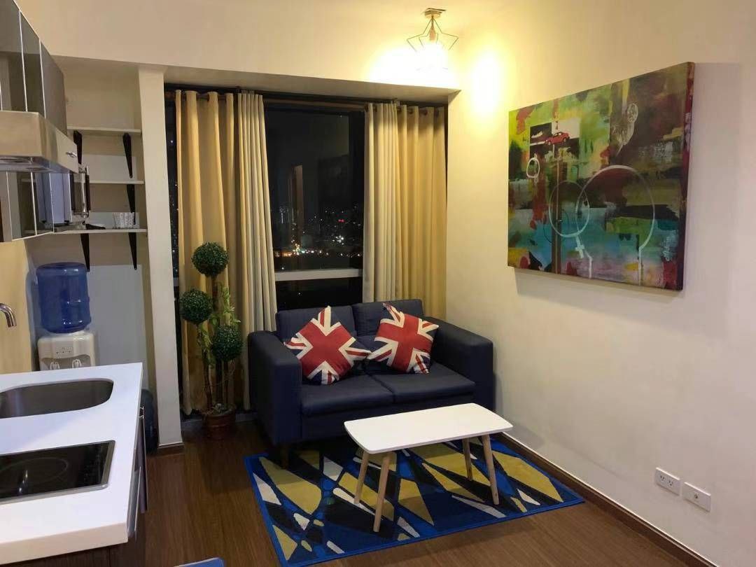 Unit 33, Knightsbridge Residences, Century, Makati City