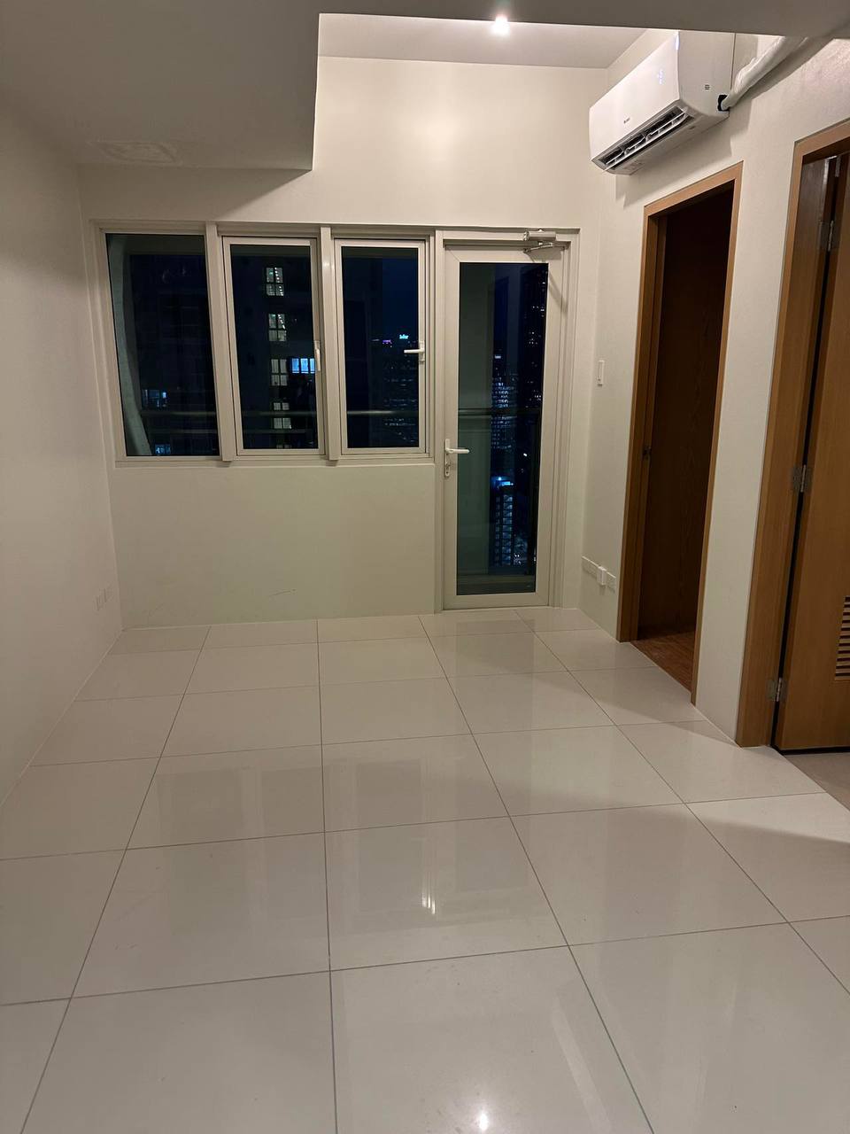 Unit 35U, Times Square West, BGC, Taguig City