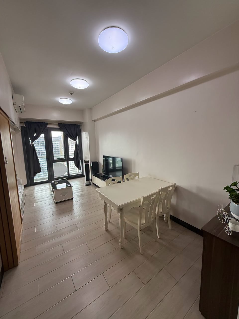 Unit 27, Greenbelt Hamilton Tower One, Legazpi Village, Makati City