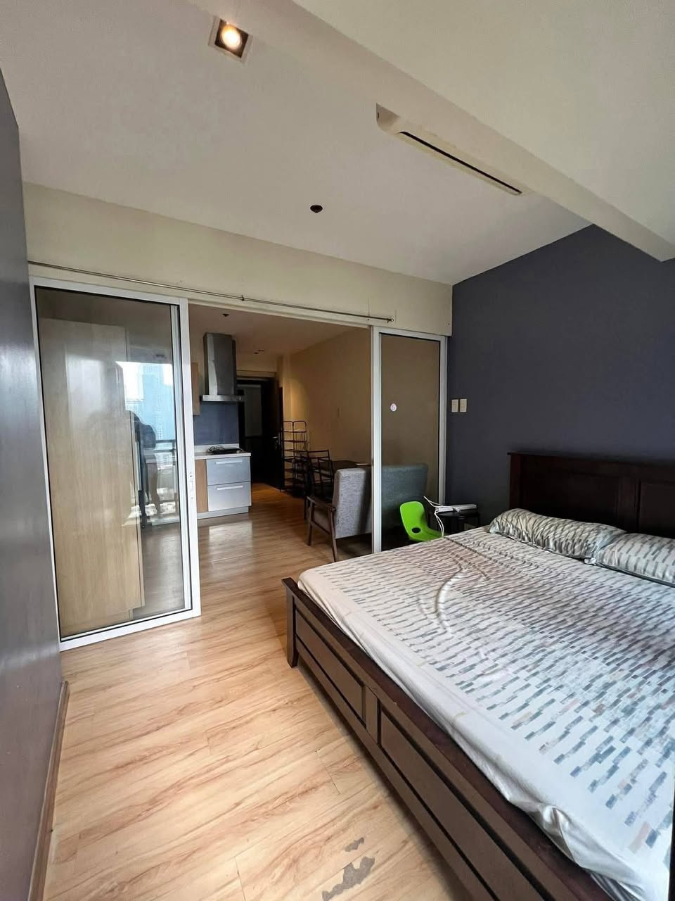 Unit 23, Knightsbridge Residences, Makati City